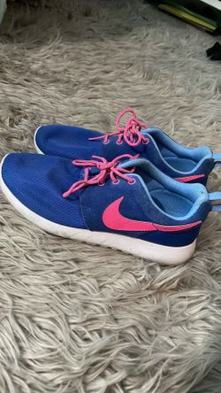 Girls Nikes