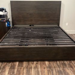 FREE! FREE King Bed Frame , Twin Frame , 2x Night Stands 