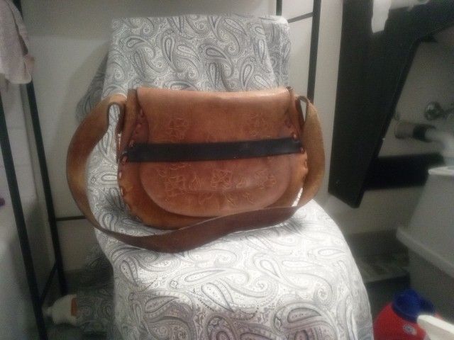 Authentic Vintage Tooled Leather Saddle Bag / Shoulder Bag
