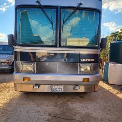1989 Safari 38 Quarter Motorhome 