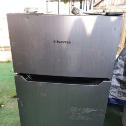 Hisense Mini Fridge With Freezer 