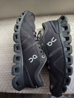 On cloud shoes w7.5