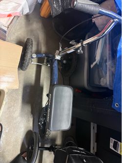 Knee scooter