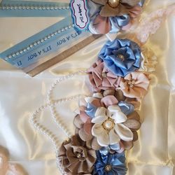 Babyshower sash mommy to be or daddy to be pin or corsage!! Cinturon de babyshower!