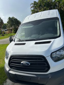 Ford transit cargo 350