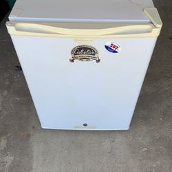 Mini Fridge 