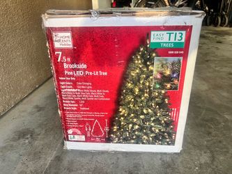 Brookside Pine LED Pre-Lit Tree
