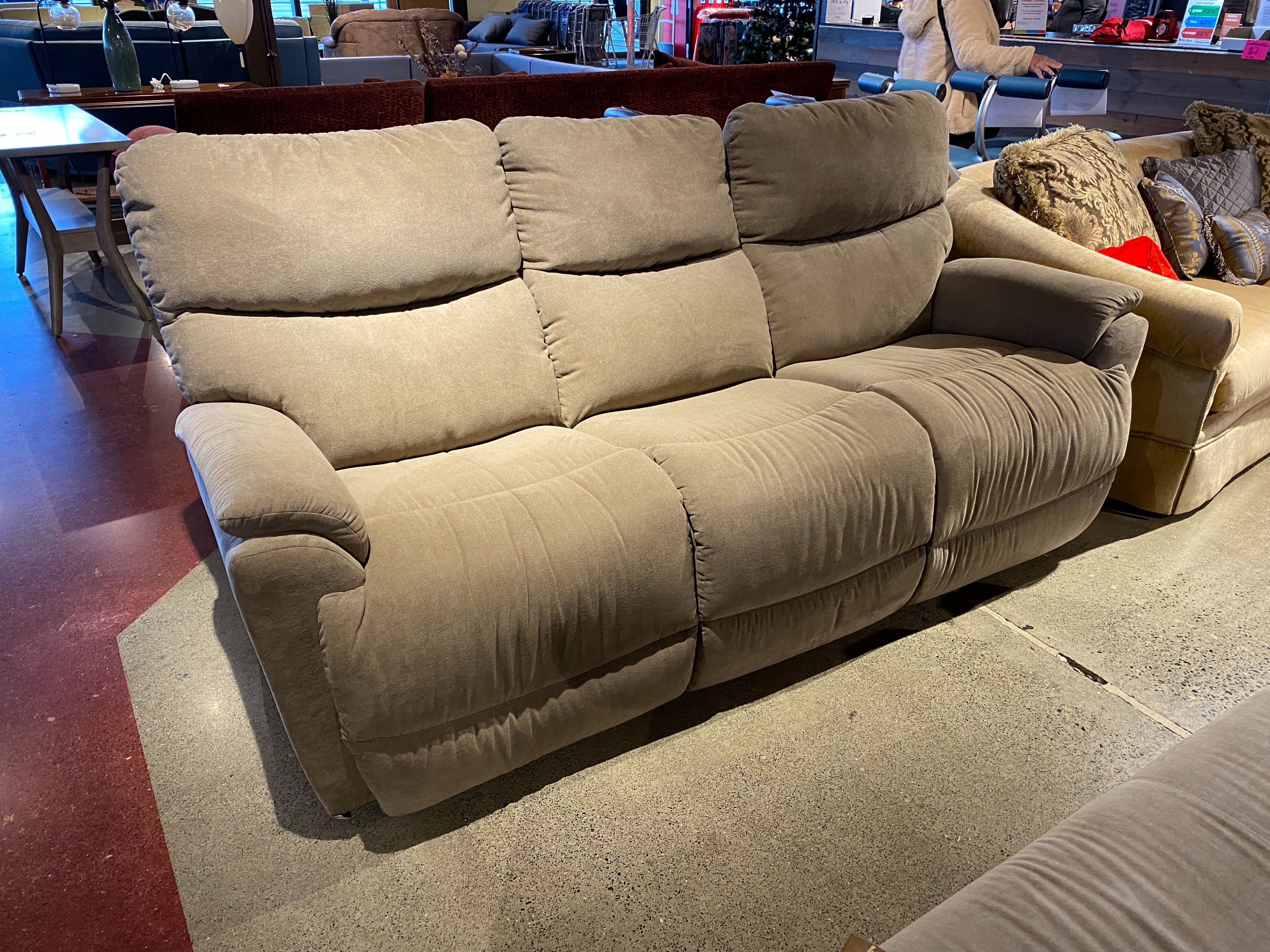 LA-Z-BOY Trouper Beige Upholstered Power Reclining Sofa w/ Remote