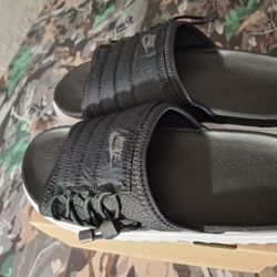 Nike slides new