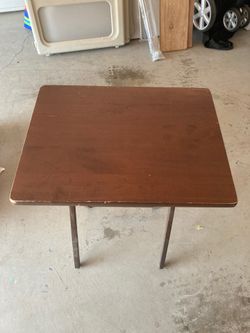 Foldable table