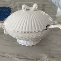 Large Pot With Lid & Spoon