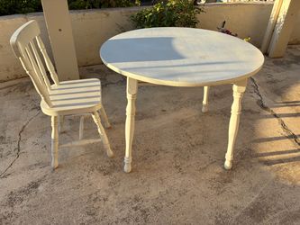 Child’s table and chair