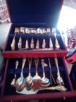 Stainless silverware gold colored China