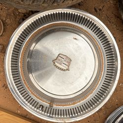 Cadilac Hub Cabs All 4 $100.    15”