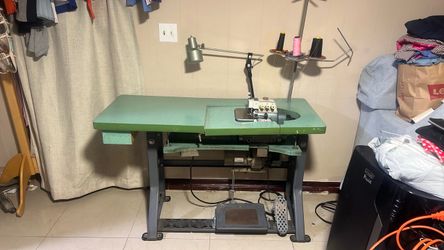 Juki  mod 804  class OD6 Sewing machine