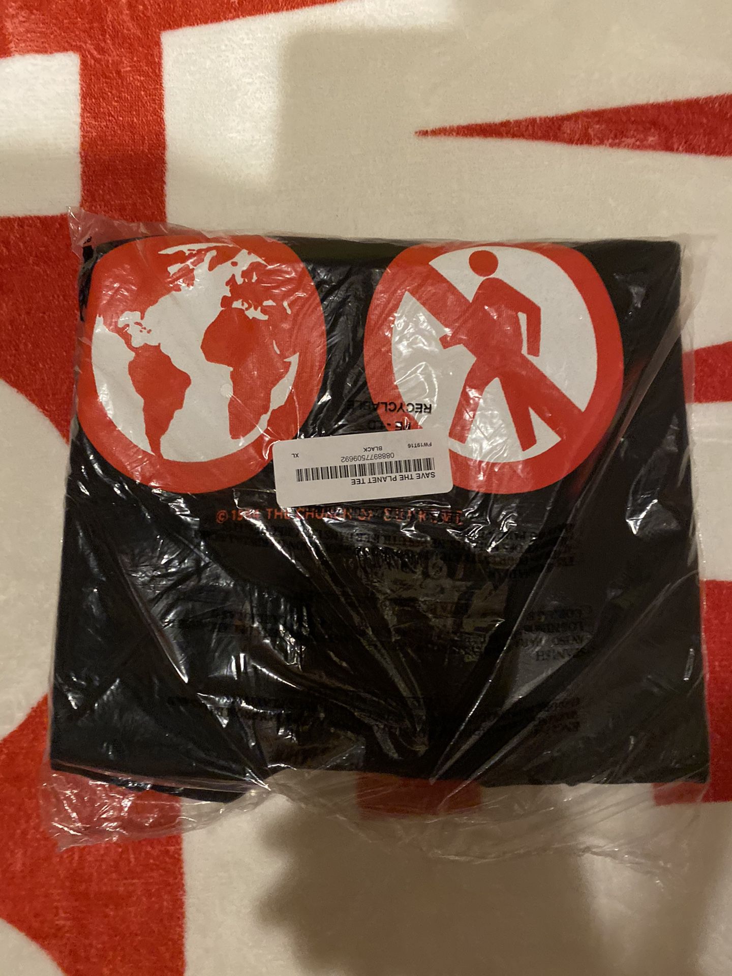 Supreme Save the world tee size xl color black