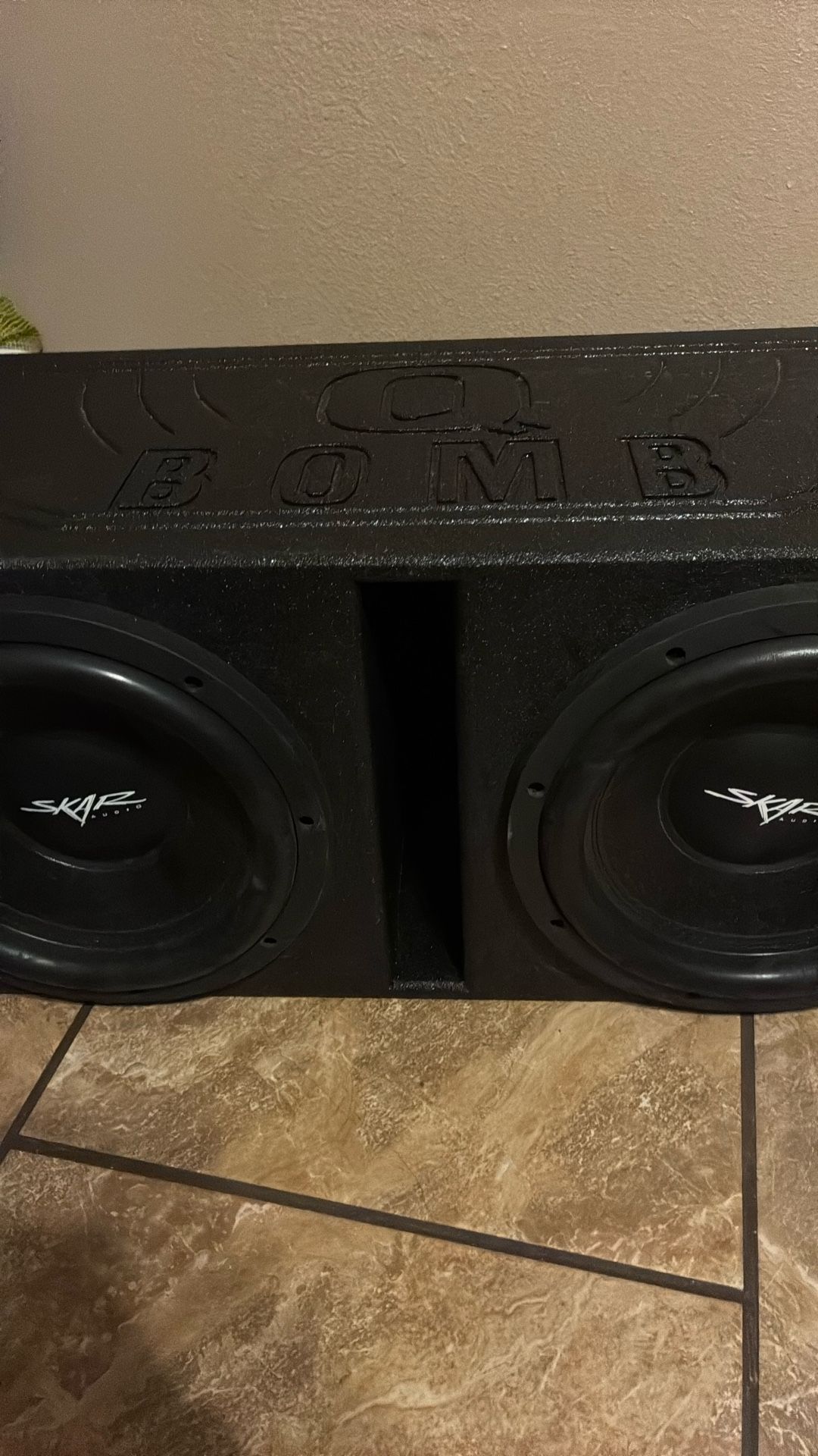 12in Subs With Bomb Box With Amp