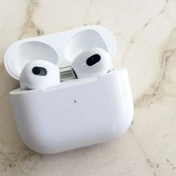 Air Pods Gen 3