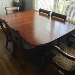 Duncan Phyfe Table And Chairs 