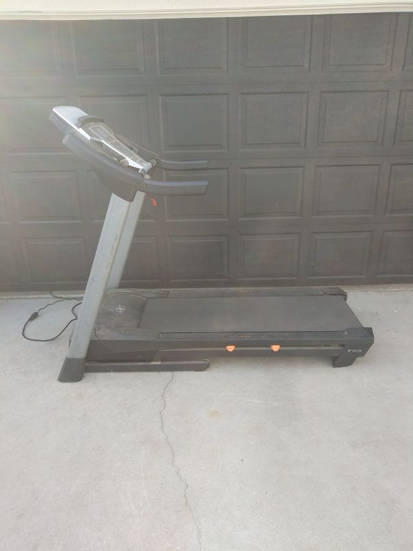 Nordictrack t 5.5 treadmill with incline for Sale in Riverside, CA
