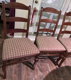 6 dining/kitchen chairs
