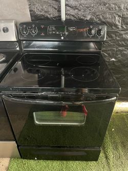 Ge set stove and fridge working perfect / 2 month warranty