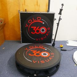 YoLo Large 360 Photo-booth with flight case for parties