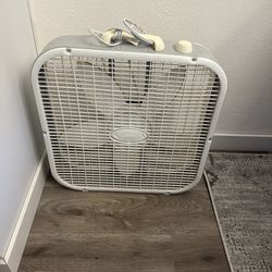 Lasko White Box Fan