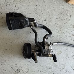 2012 BMW 535i GT power steering pump W/Reservoir