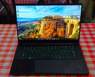 Razer Blade 15 : 1.4 TB, GTX 1660 TI, 16 gig ram.