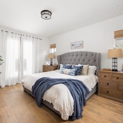 farmhouse style King size bed 