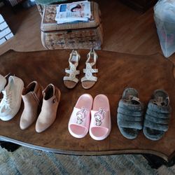 Woman's Shoes Size 8 & 9 Guc