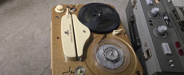 SOLD AS-IS REEL TO REEL PLAYERS
I don't know the working conditions 
Sold for parts or repair 
Pick up in Sun Valley