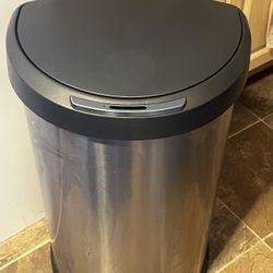 Simplehuman Sensor Trash Can