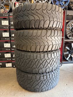 35x12.50R20 - USED - MUD OFF ROAD TIRES