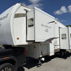 2008 Hitchhiker 29 Ft. 5th Wheel W/ 3 Slides