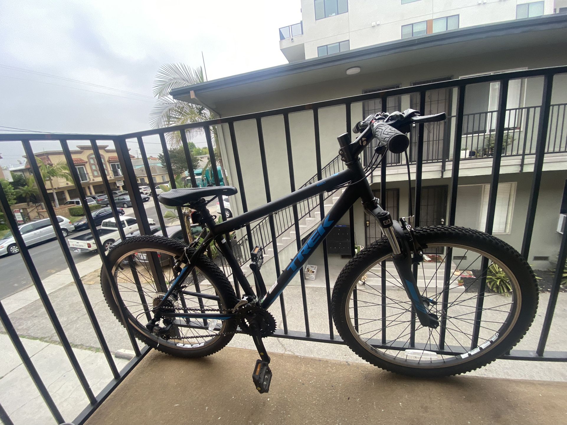 Trek 820 Mountain Bike