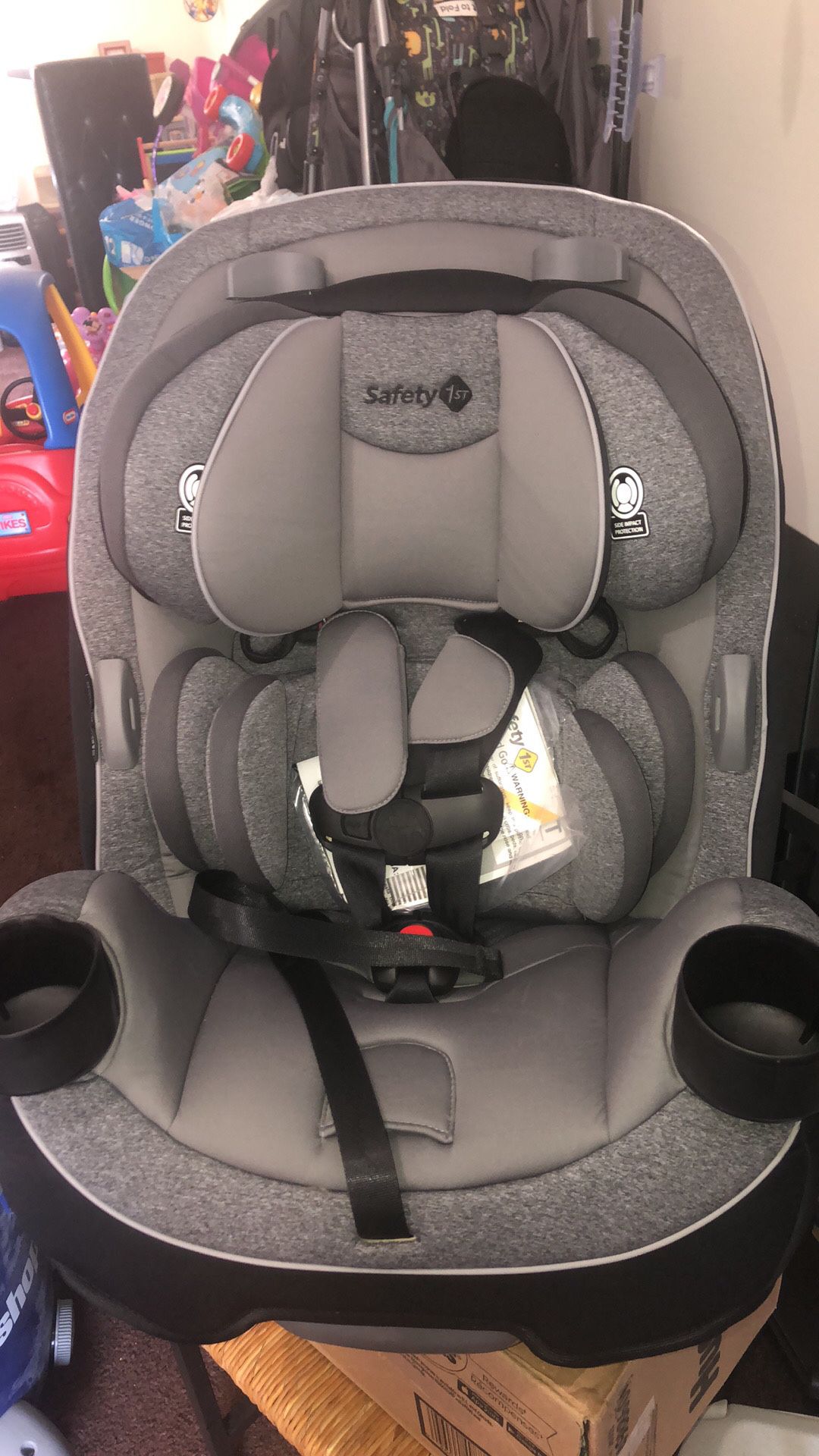 Safety 1st car seat! NEW !!