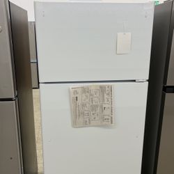 GE 28Inch Top Freezer Refrigerator 