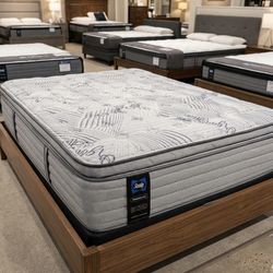 Sealy brand pillow top mattress queen size new