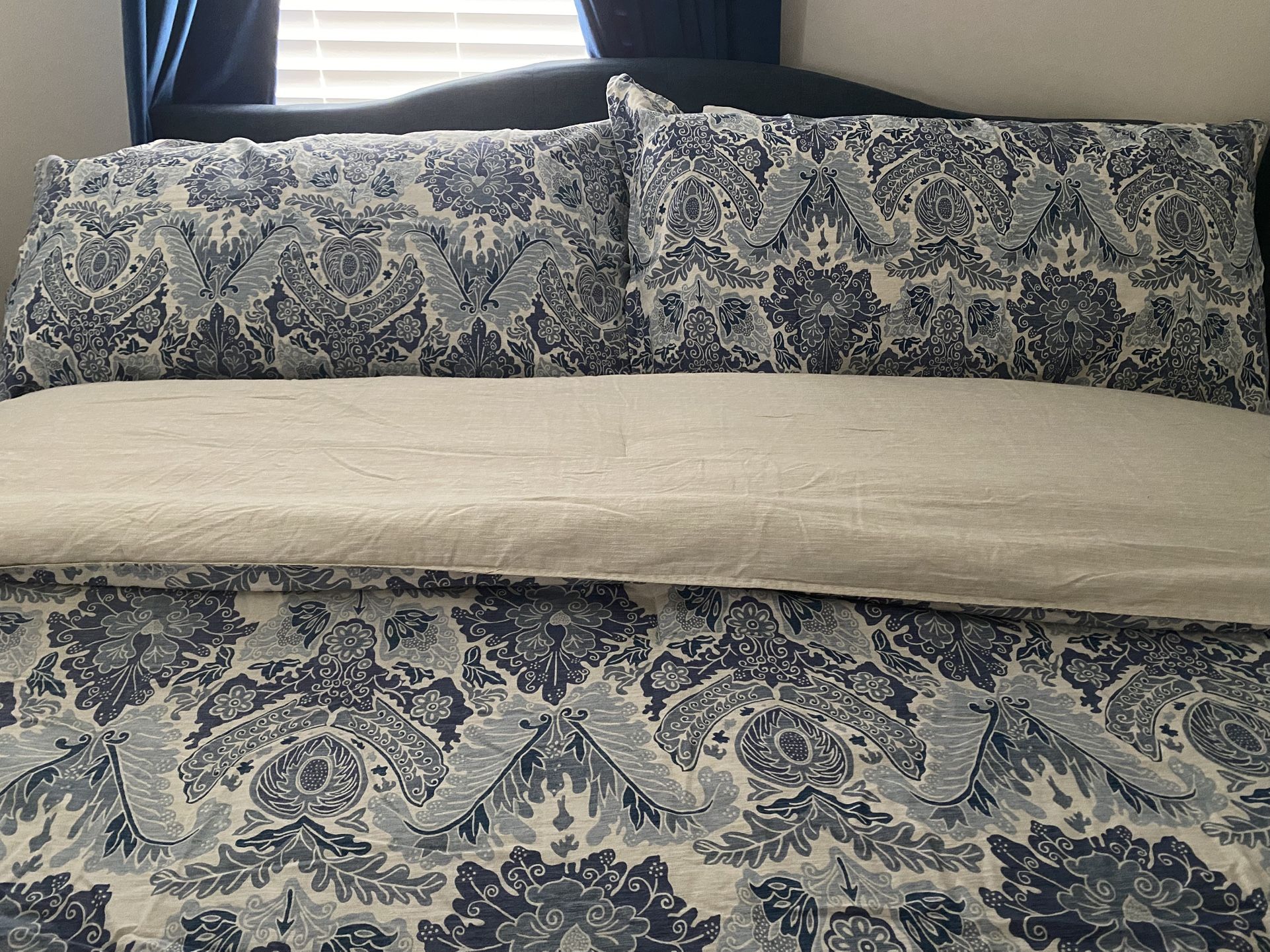 Tommy Bahama King Duvet Cover Set, Cotton Bedding With Matching Shams - $55 