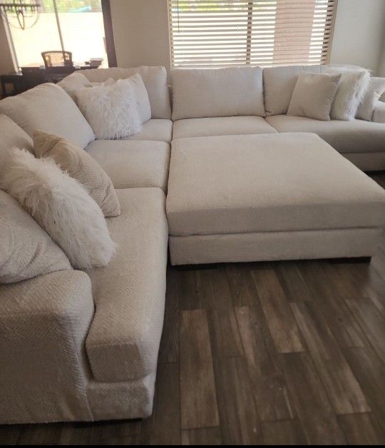 Tavani Collection Sectional From Ashley's