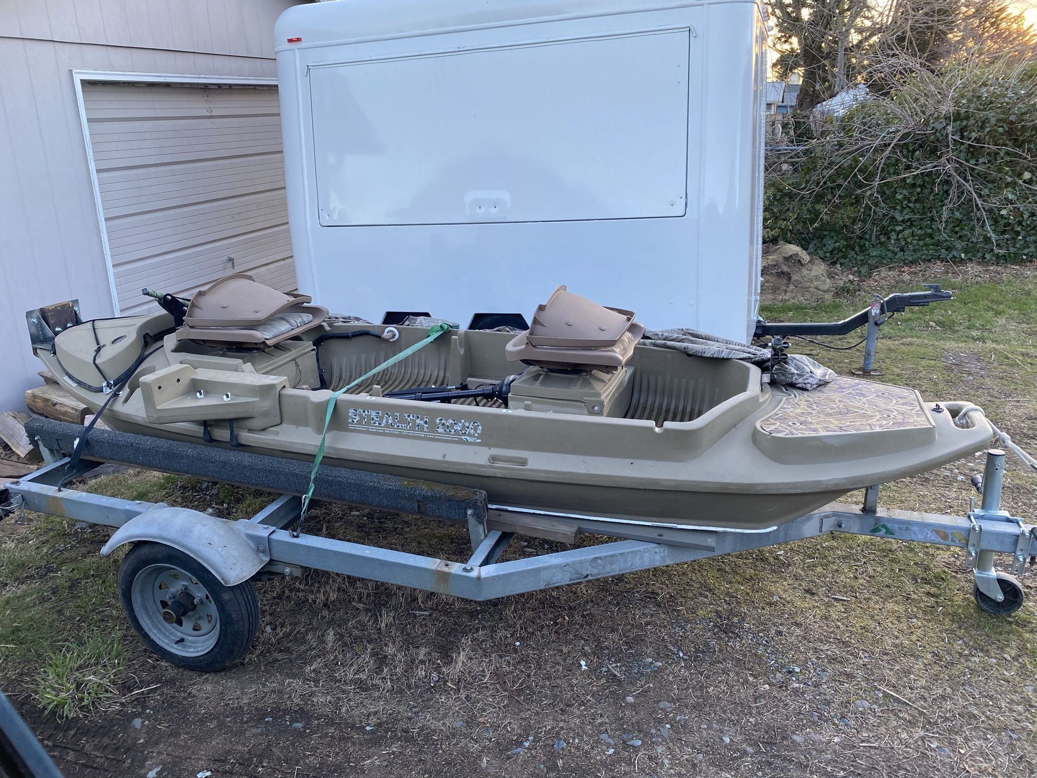 Beavertail Stealth 2000 and Trailer