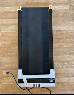Walking pad with remote