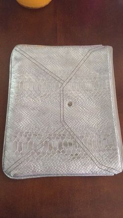 Shiny tablet or file holder, zippered, Jewell 31 gifts brand $5