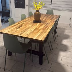   Dining Table for Sale – IKEA – Excellent Condition!