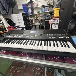 Yamaha Key Board Piano PSR-SX600