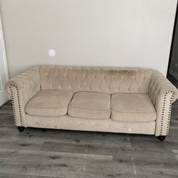 Couch/ Sofa 