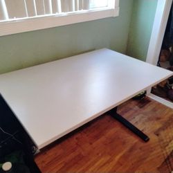 A Good Condition Desk