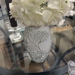 White Washed Vase With Flowers 
